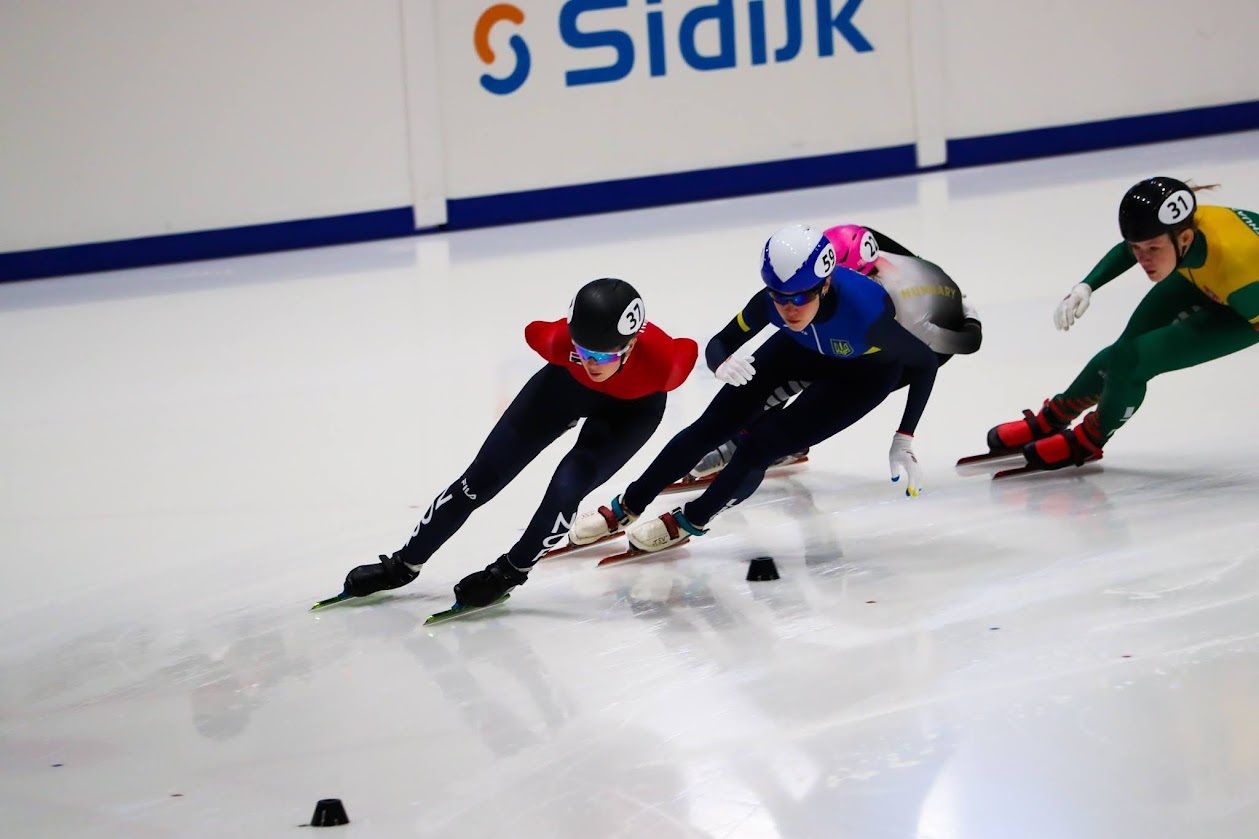 Short track 21.3.2022 Girls 1500 m (57).jpg
