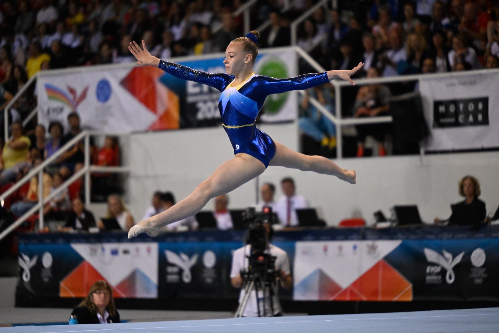 Artistic_gymnastics_101_Stoklasa_RS36714.jpg