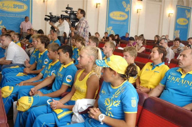 Урочисті проводи та екіпірування української делегації на ХІ ЄЮОФ (липень 2011 року)