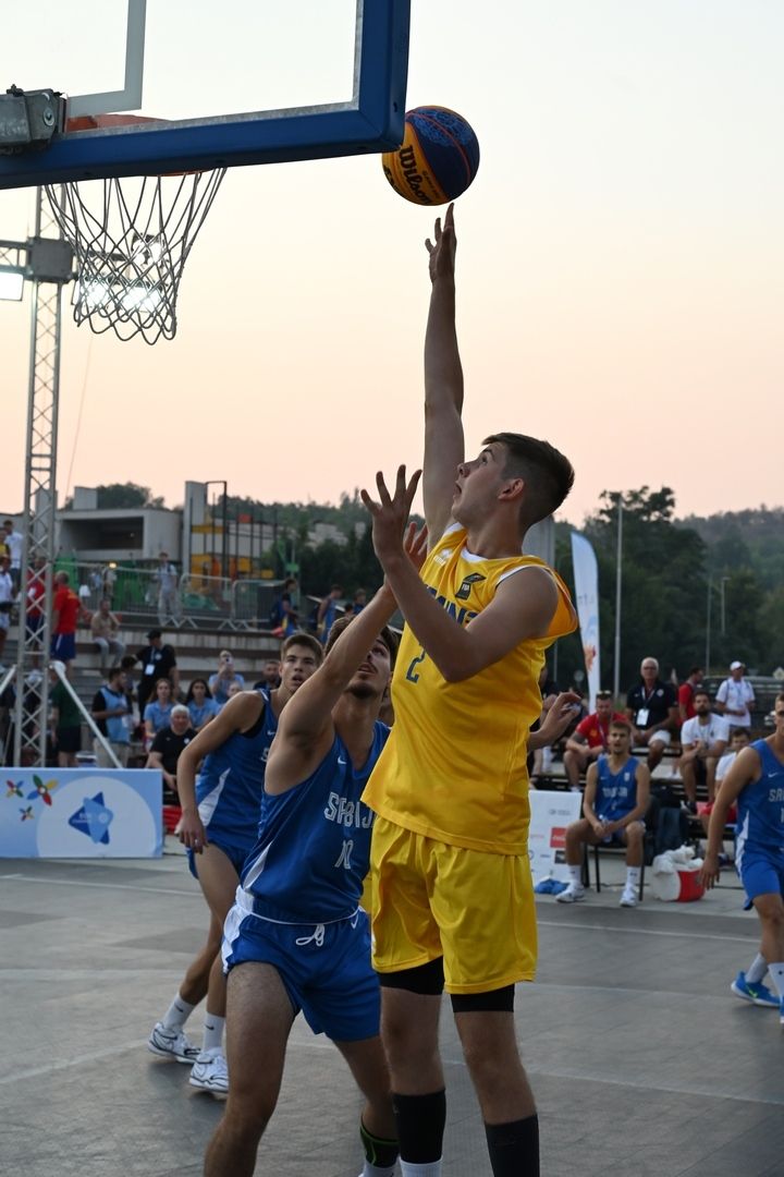 cfabb7b4d6d181ed.jpg